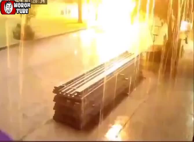 Video :A guy in Argentina is struck by lightning